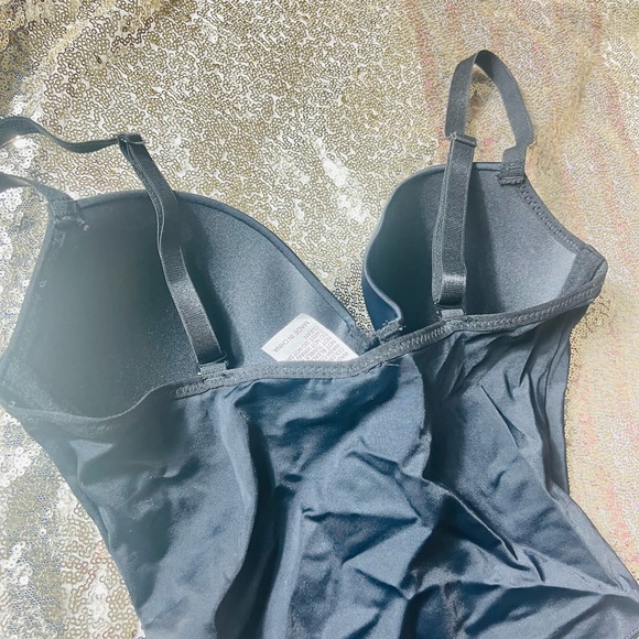 Contrast Lace Underwire Shapewear
Bodysuit - Picture 5 of 7